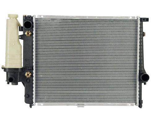Peças sobressalentes de automóveis Radiador de refrigeração do motor para BMW 5